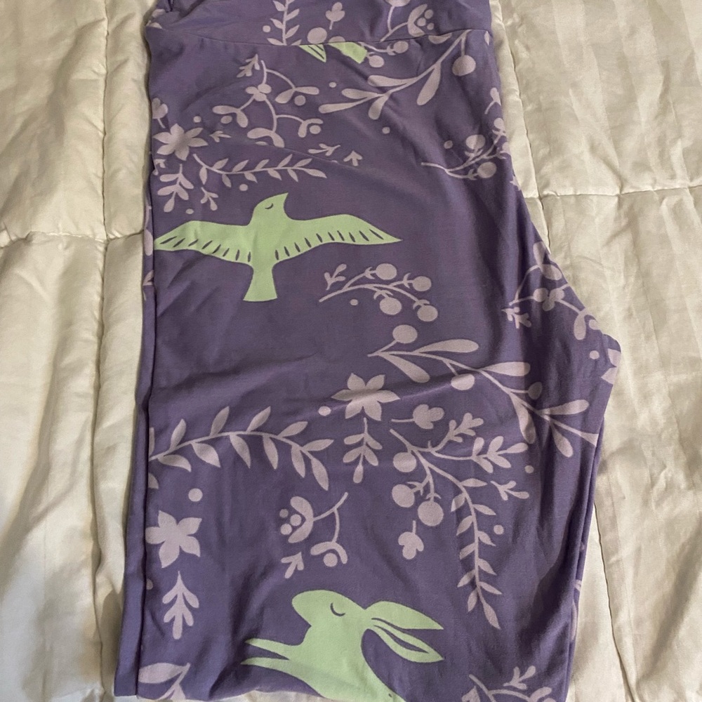 Lularoe TC Tall & Curvy Easter bunny leggings purple green